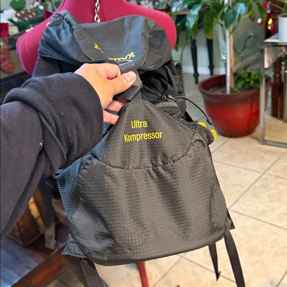 Marmot Ultra Kompressor backpack, preloved. - Picture 3 of 7